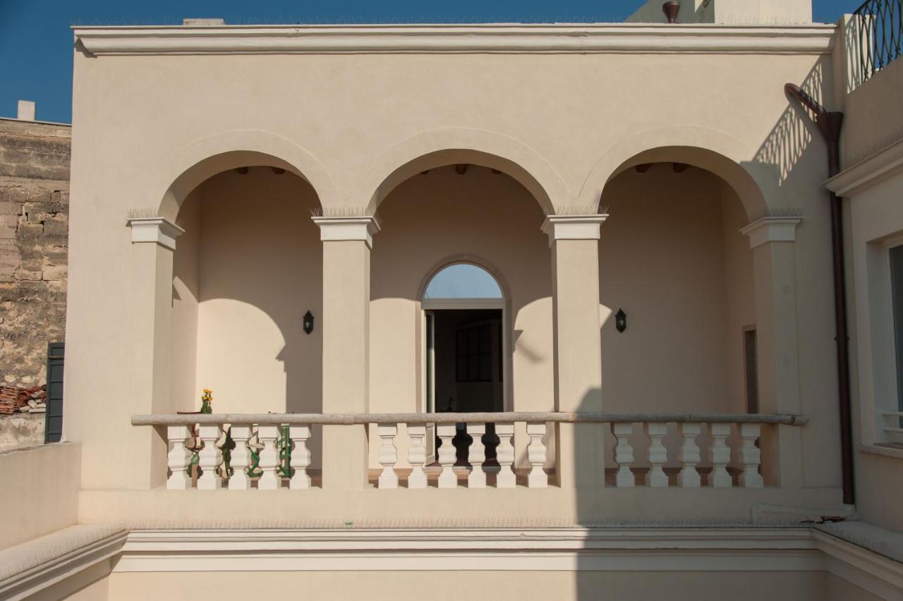 La Soffitta Covelli Acomodação com café da manhã Trani Exterior foto